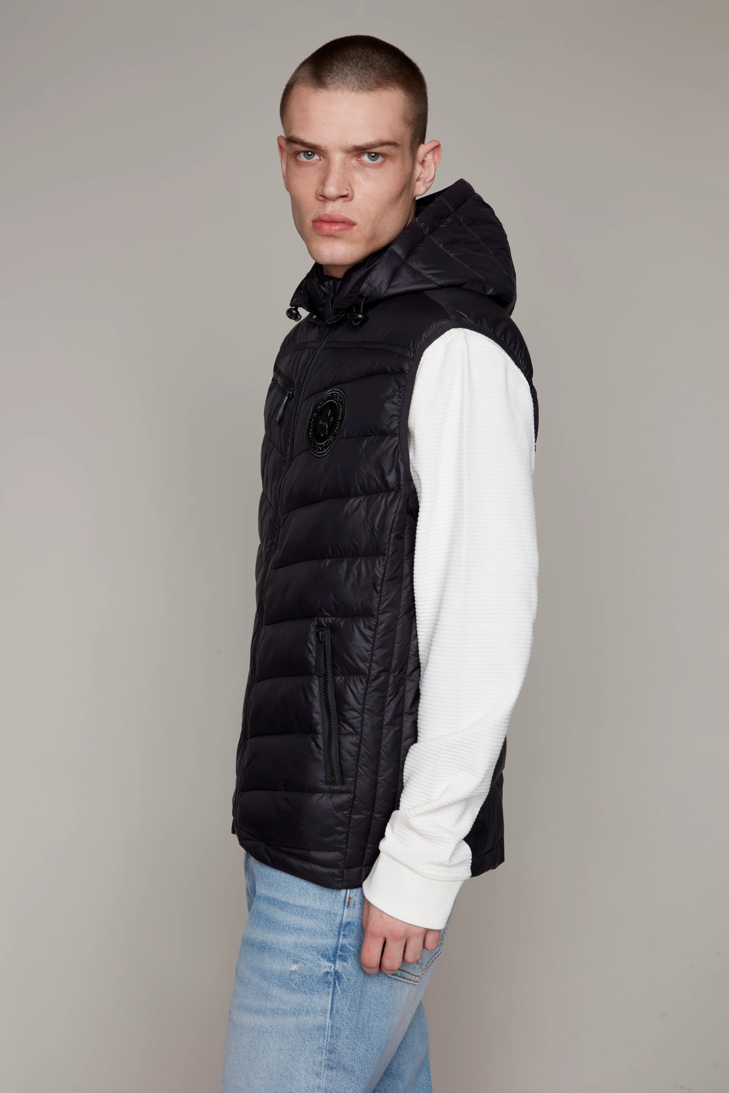 LEVI VEST - Image 3